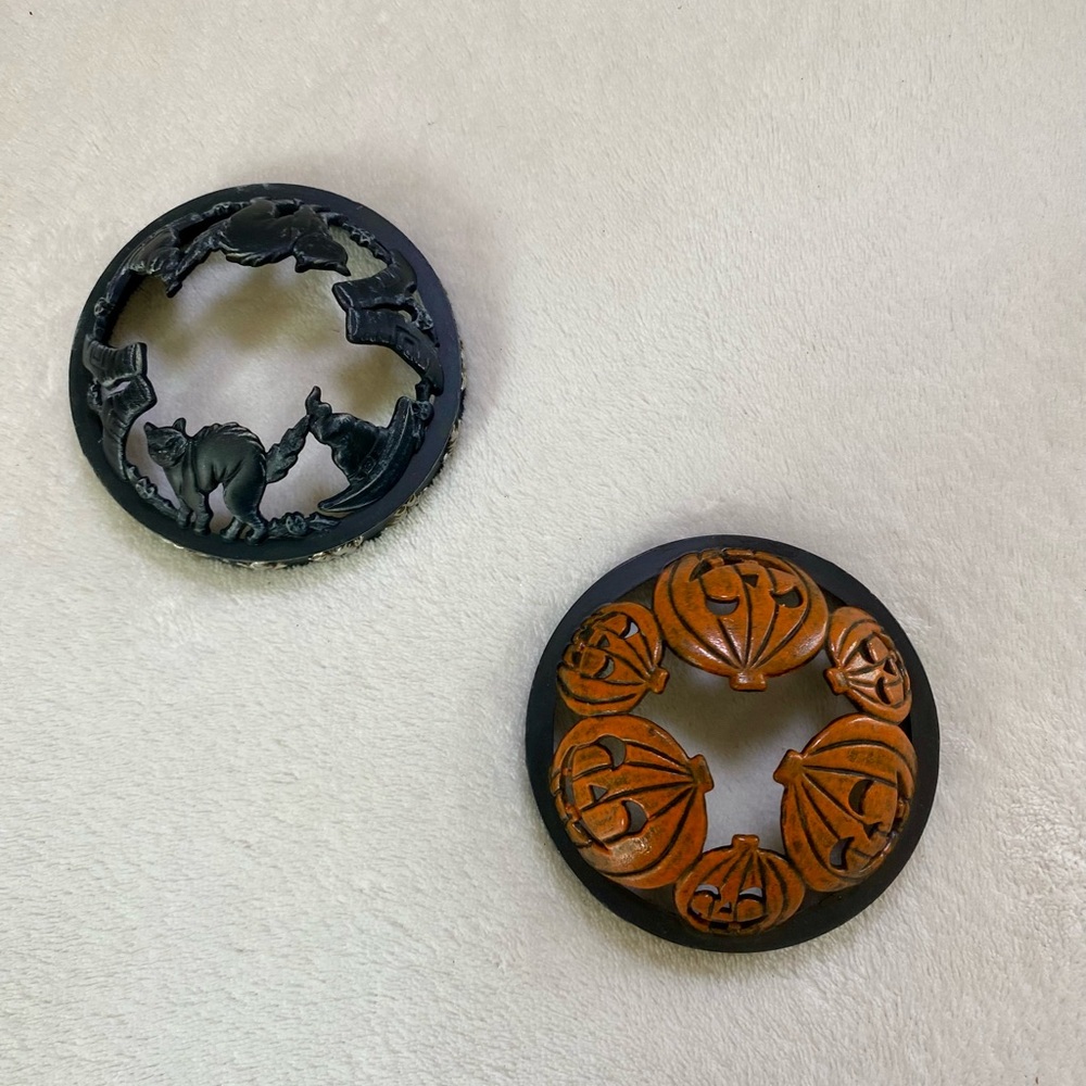 2 Yankee Candle Illuma Lid Metal Topper Halloween Pumpkins Bats Witch Hat Cat